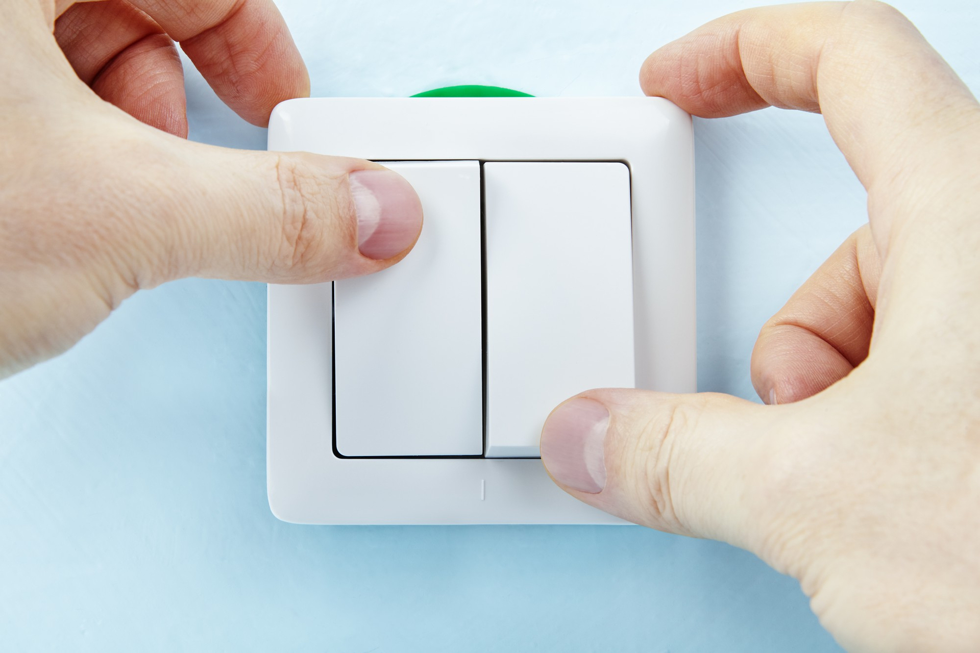 Установка светильников, розеток и освещения